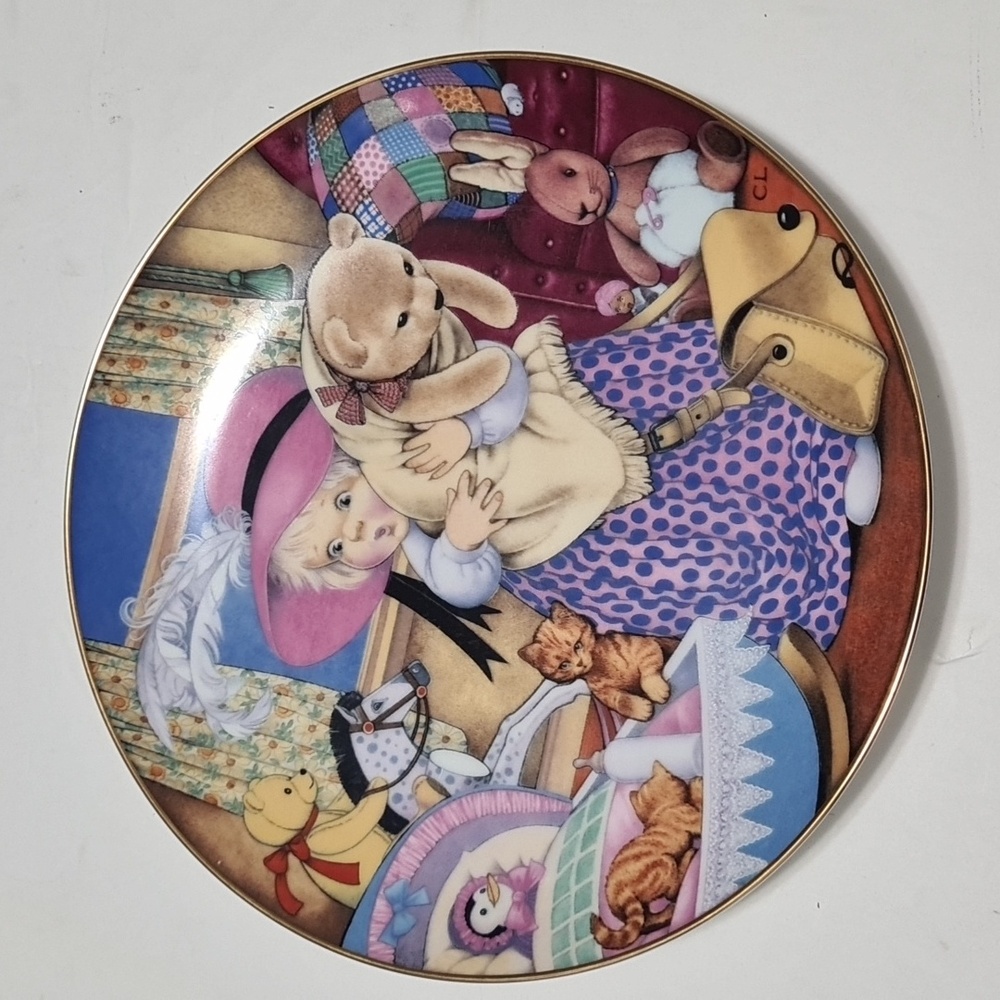 1986 Vintage Limited Edition Carol Lawson Collector Plate Playing Dress - Up